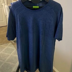 Men’s large blue lululemon metal vent tech t-shirt.